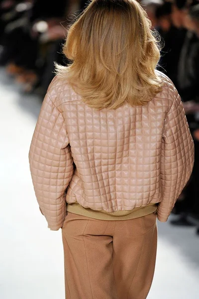 Look 9